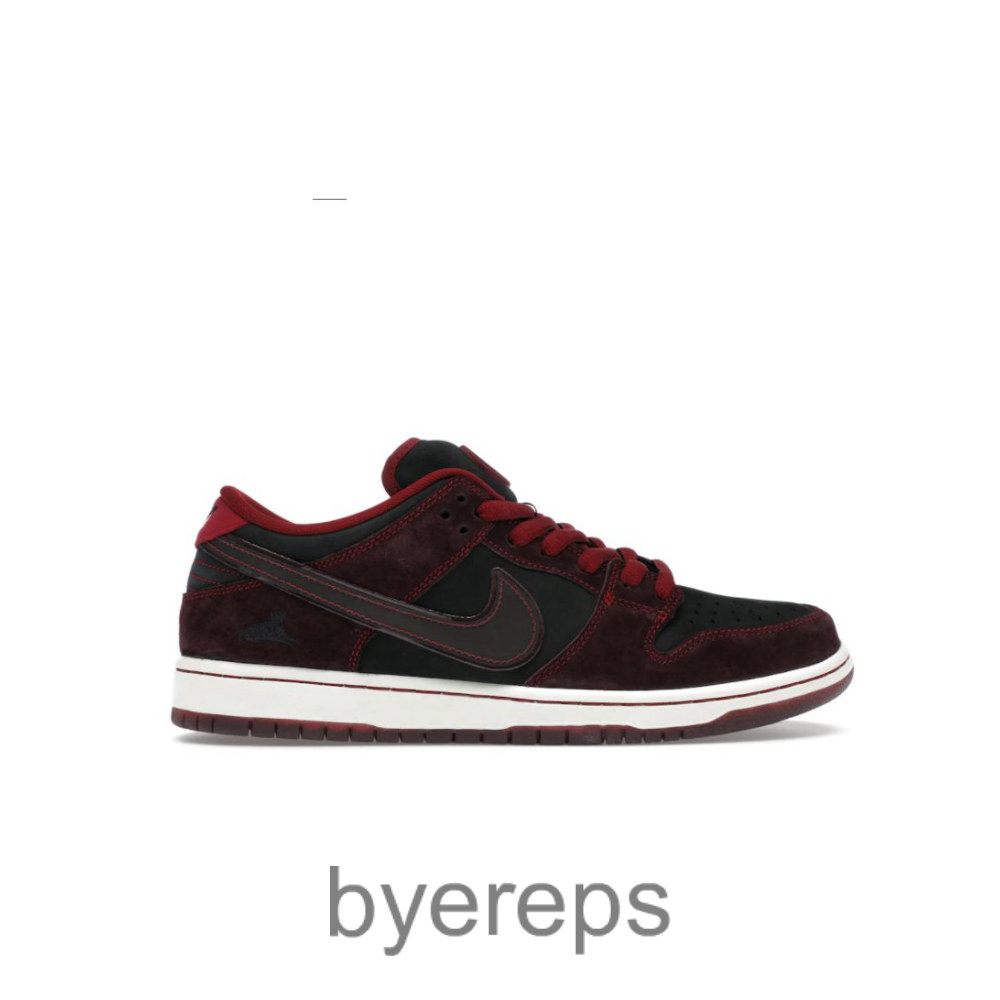 Nike SB Dunk Low Riot Skateshop