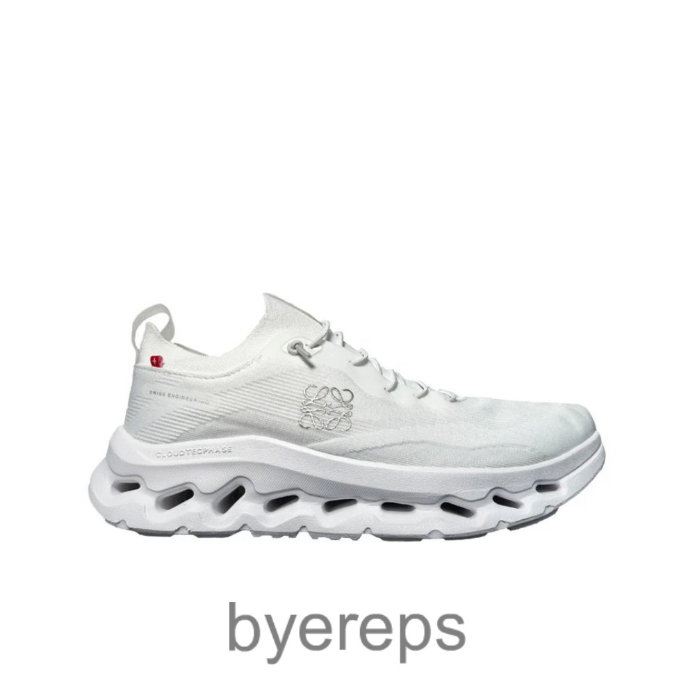On Running Loewe Cloudtilt White