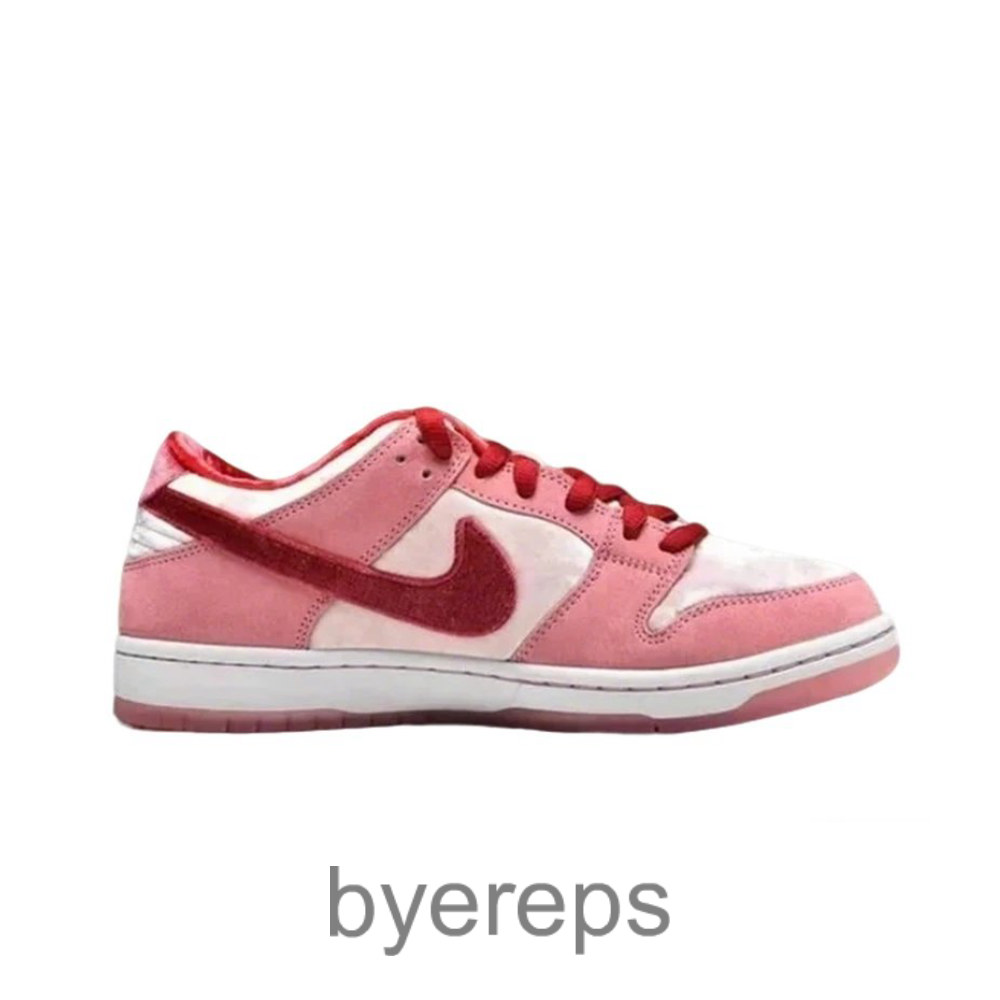 Strangelove X Dunk Low SB Valentine'S Day