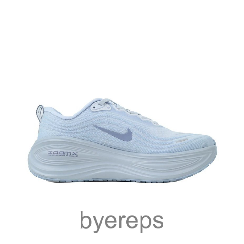 Vomero Plus Football Grey