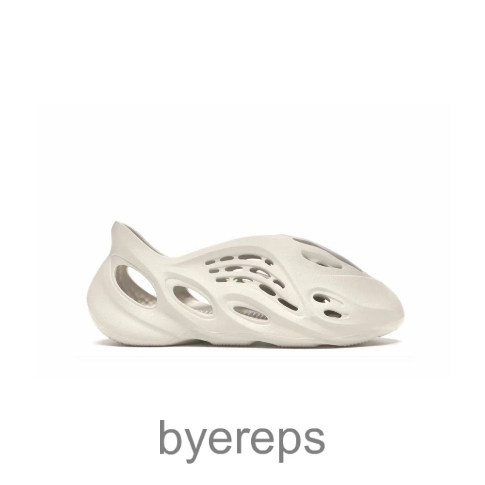 Yeezy Foam Rnnr Ararat G55486