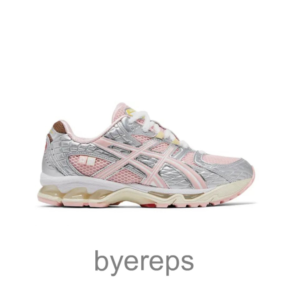Vandy The Pink Atmos Nimbus 10.1 Strawberry Cream