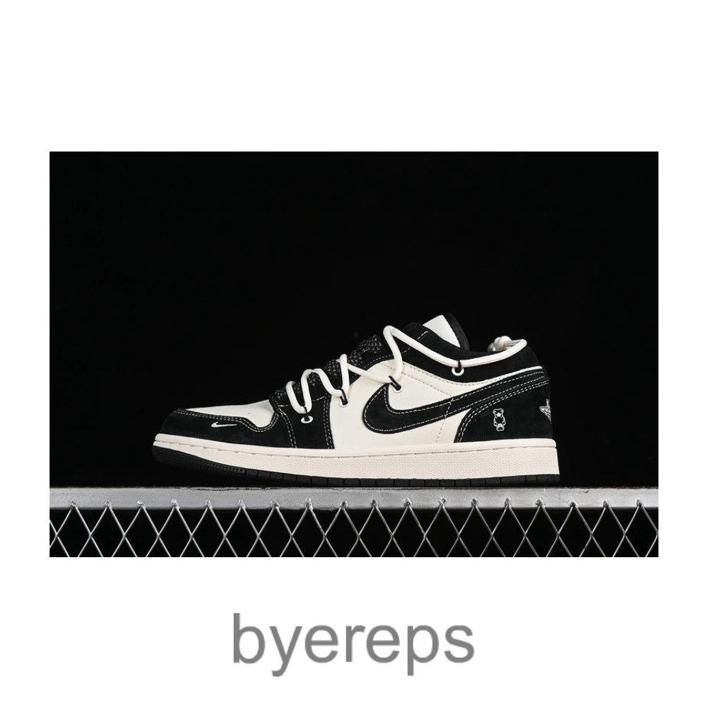 Air Jordan 1 Low White/Black