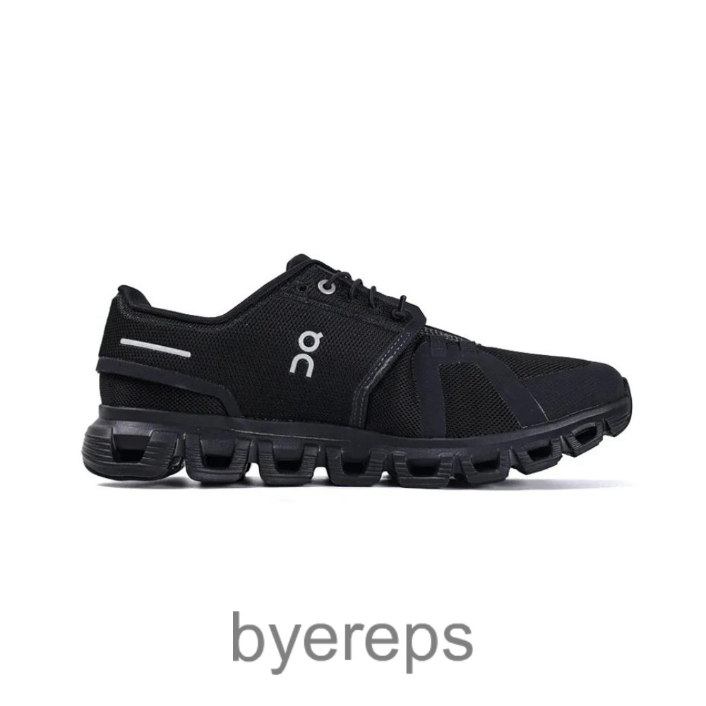 On Running Cloud 6 Triple Black